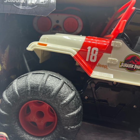 Jada Jurassic World Park Jeep Wrangler Remote Control R/C Land & Water 4x4 NEW - Picture 6 of 9